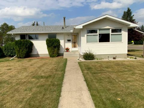 5104 40 Street Innisfail AB T4G 1H8