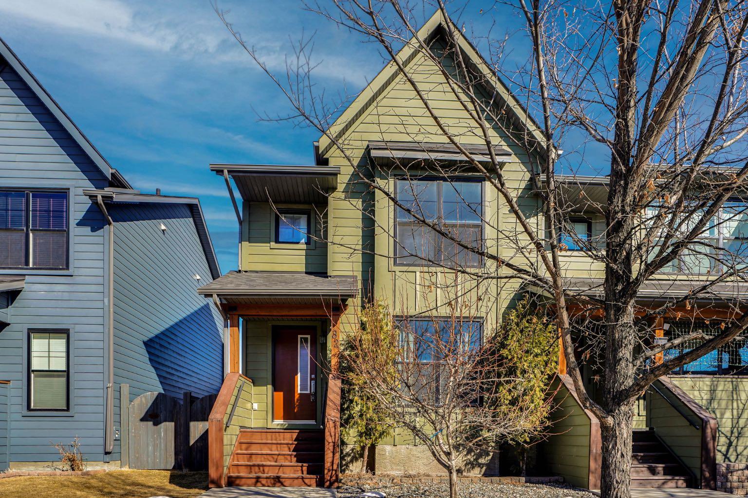 82 Walden Drive SE