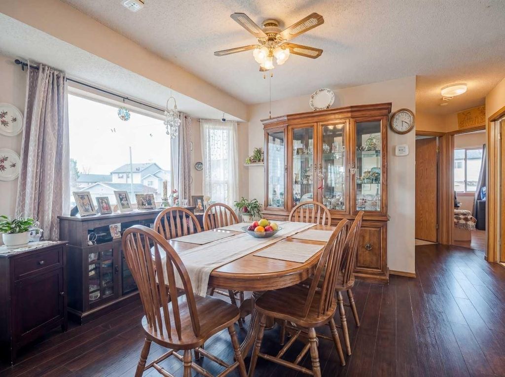 Photo of 206 Saratoga Close NE, Calgary, AB T1Y 7A1 (MLS # A2287199)