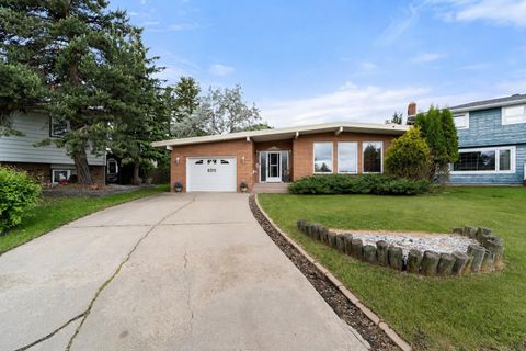 Photo of 6314 43A Avenue Close, Camrose, AB T4V 3N3 (MLS # A2322686)
