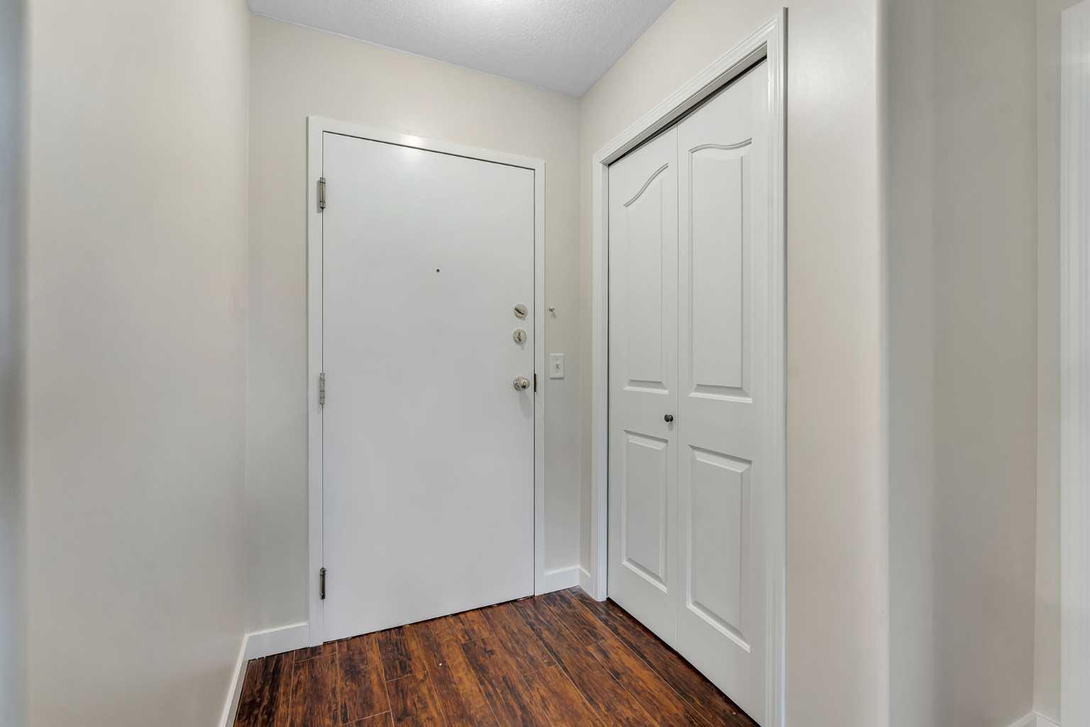 1307 Valleyview Park SE 307