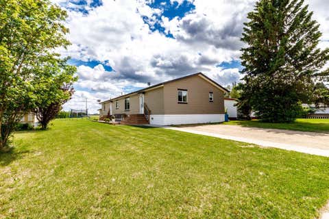 Photo of 4705 45 Avenue, Alix, AB T0C 0B0 (MLS # A2339102)