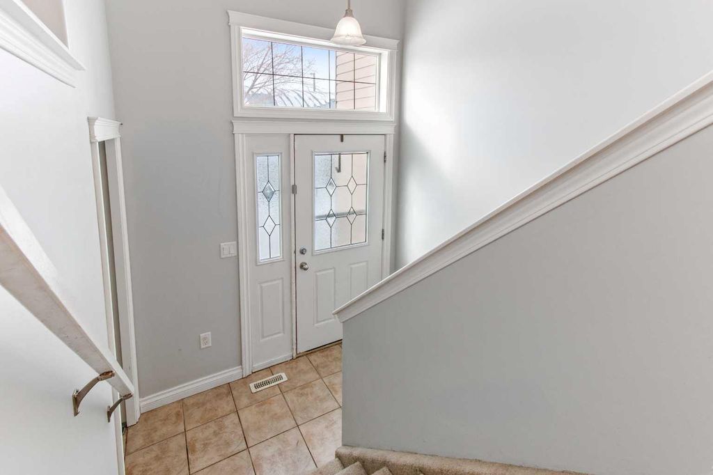 Photo of 4833 52 Street #204, Olds, AB T4H 1G2 (MLS # A2291386)