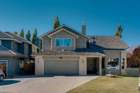 223 Shawnee Mews SW Calgary AB T2Y 1W4