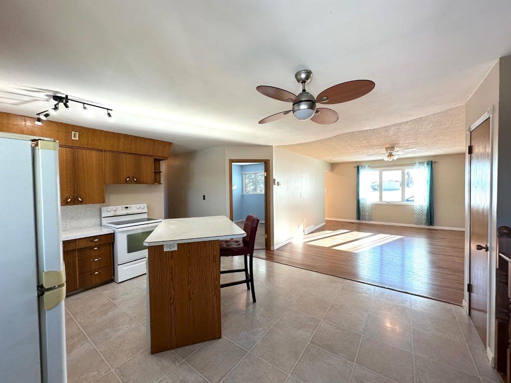 Photo of 12 Railway Avenue NE, Round Hill, AB T0B 3Z0 (MLS # A2288248)