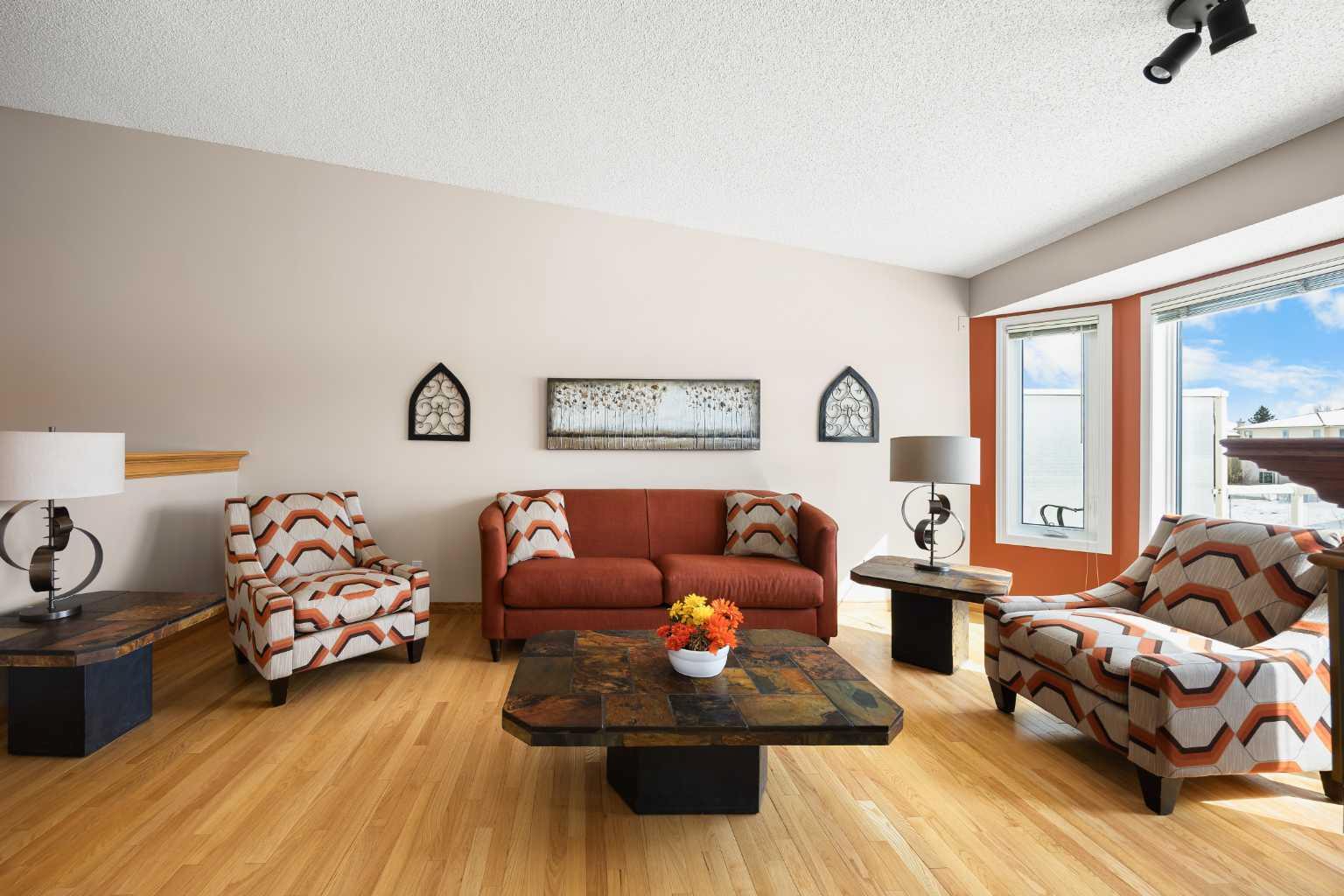 8 Edgevalley View NW