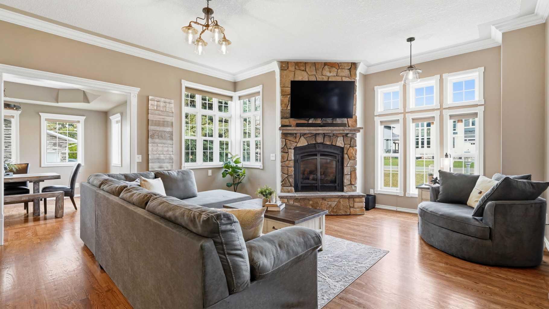 809 East Lakeview Road