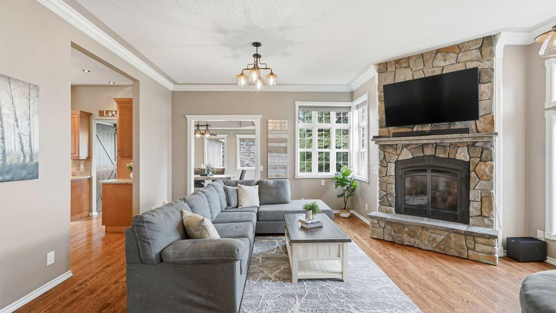 809 East Lakeview Road