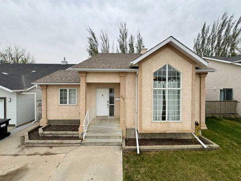 Photo of 82 Harvard Crescent W, Lethbridge, AB T1K 6R4 (MLS # A2310623)