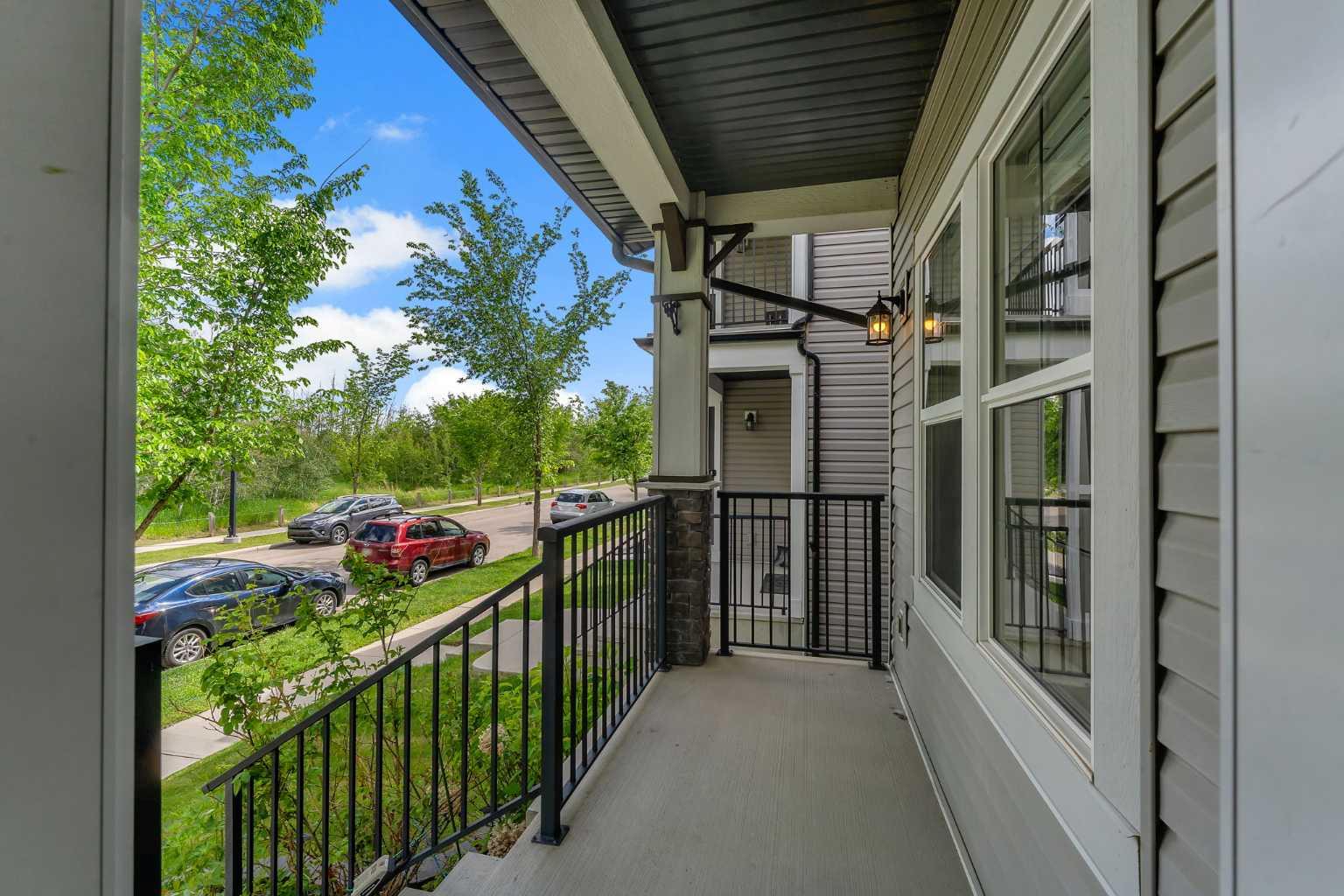 240 Elgin Meadows Way SE