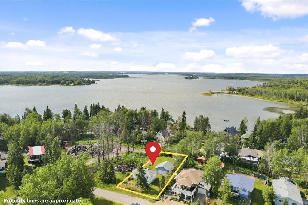 Photo of 164 Crescent Drive, Thunder Lake, AB T7N 1N3 (MLS # A2338068)