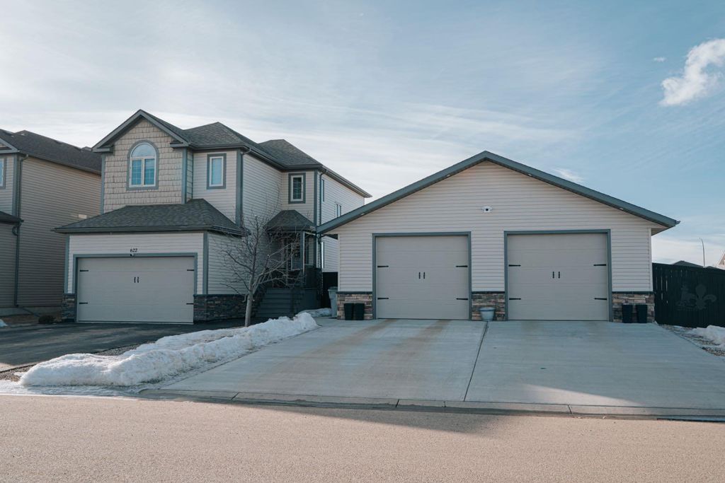 Photo of 622 25 Street, Wainwright, AB T9W 0B7 (MLS # A2288938)