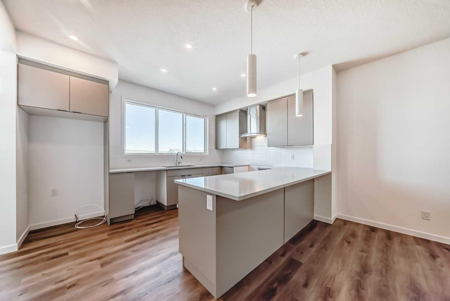 1038 Sawgrass Link NW