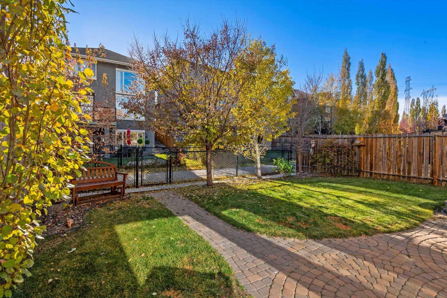 25 Tuscany Summit Terrace NW