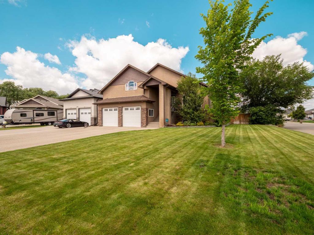 Photo of 4639 62A Avenue, Taber, AB T1G 2J5 (MLS # A2324018)