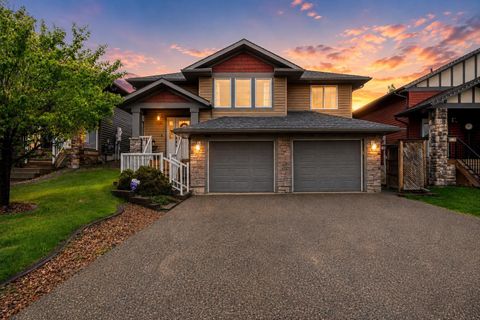 Photo of 245 Pintail Place, Fort McMurray, AB T9K 0P9 (MLS # A2317794)