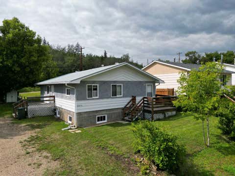 Photo of 10914 90 Street, Peace River, AB T8S 1P1 (MLS # A2335785)