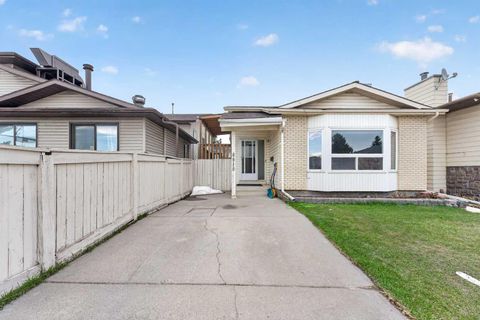 Photo of 6910 26 Avenue NE, Calgary, AB T1Y 6L6 (MLS # A2301043)