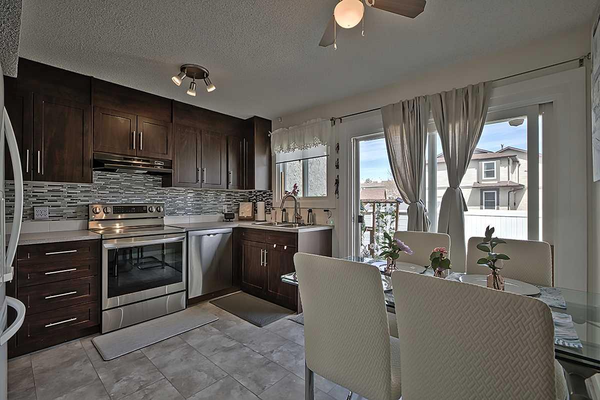 72 Deerpoint Road SE