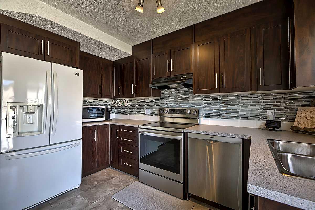72 Deerpoint Road SE