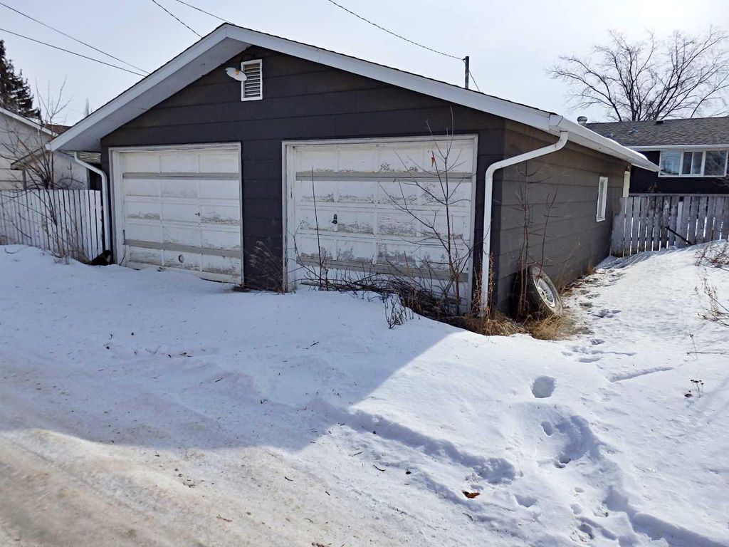 Photo of 4704 48B Avenue, Vermilion, AB T9X 1R8 (MLS # A2292976)