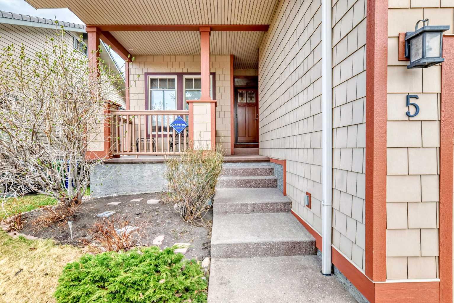 5 Bridle Estates Road SW