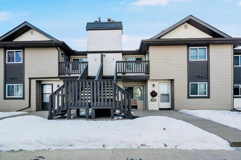 71 Cedar Springs Gardens SW Calgary AB T2W 5J9