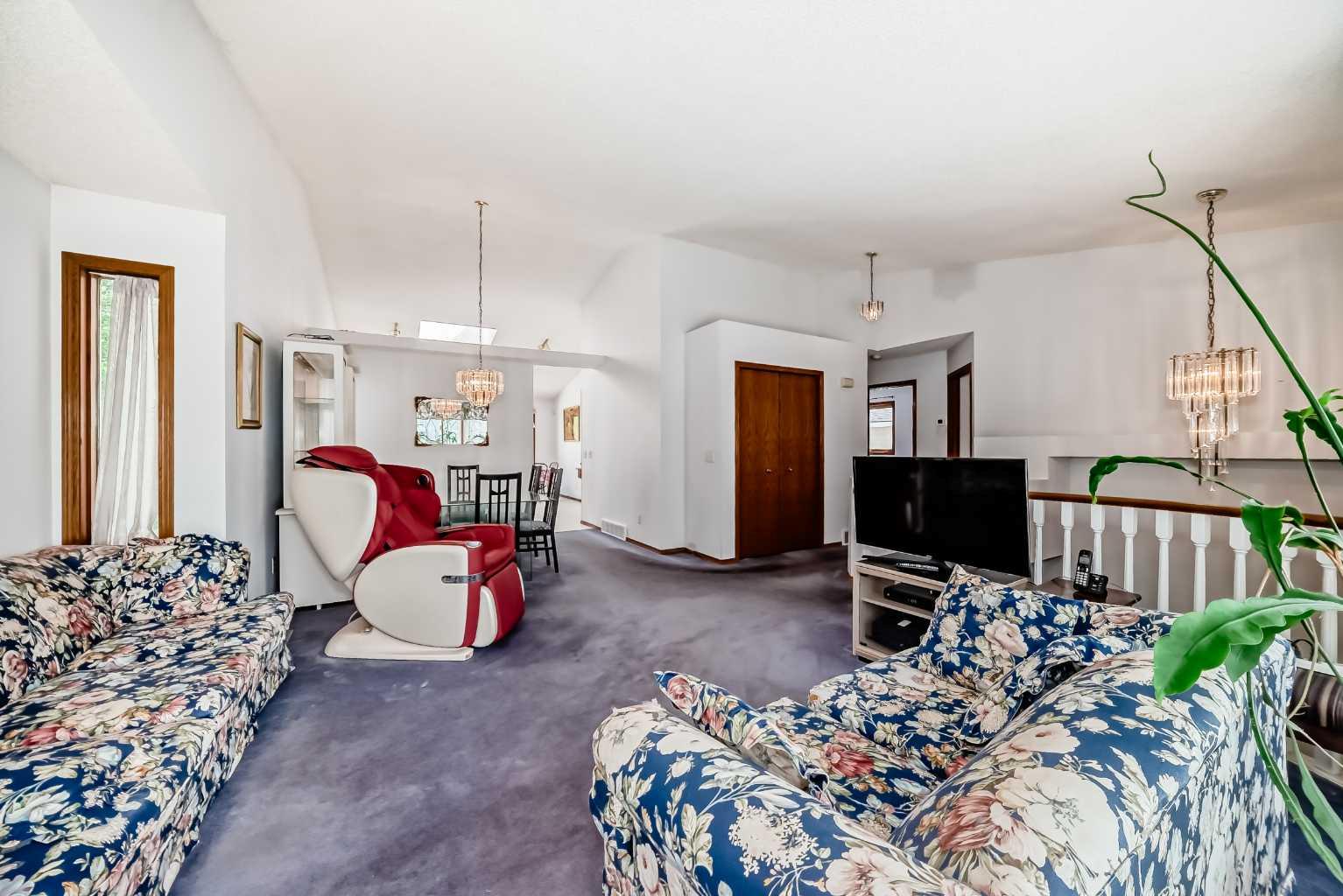 28 Harvest Oak Drive NE