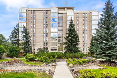 4555 Varsity Lane NW 305 Calgary AB T3A 2V6