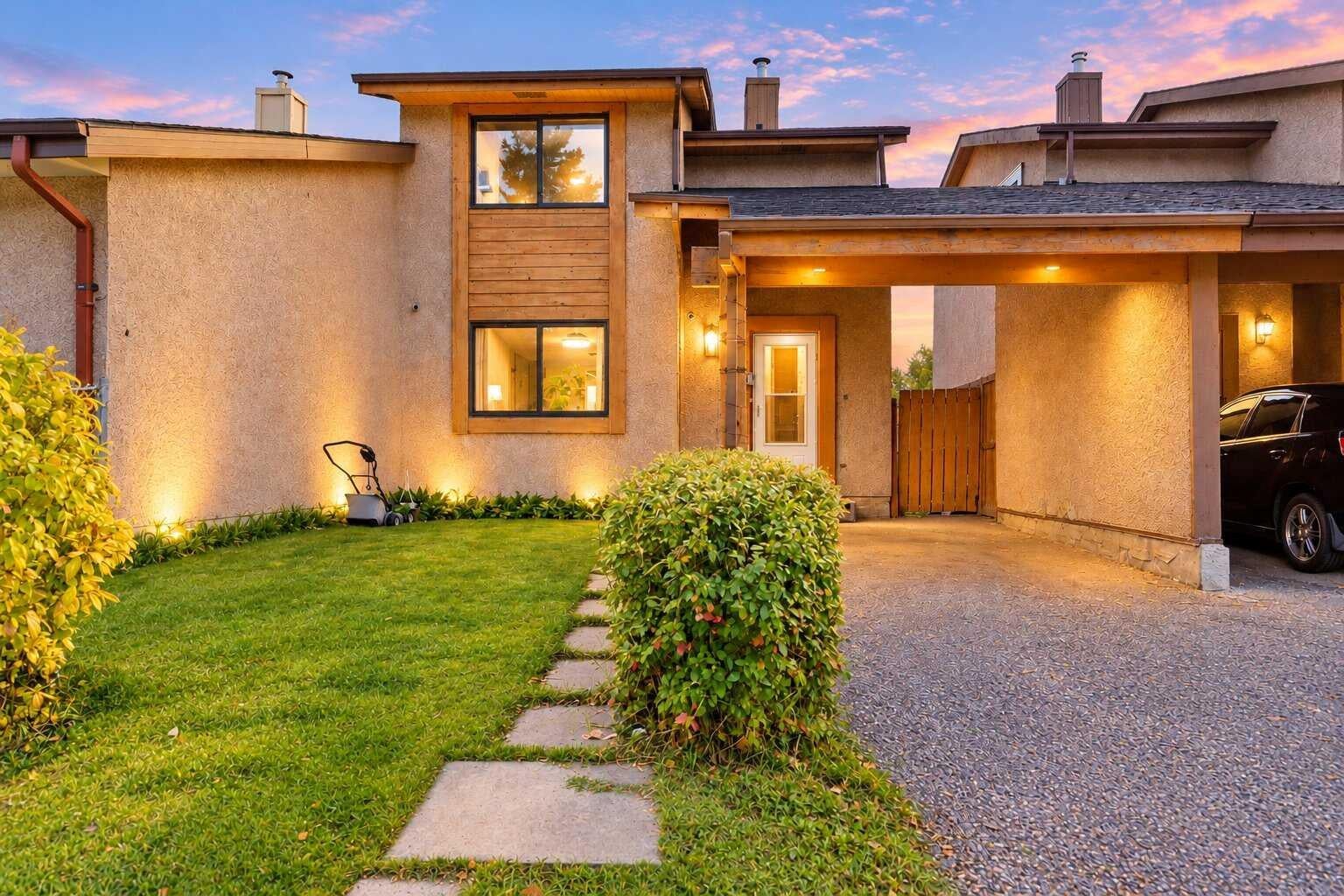 40 Pinecliff Close NE