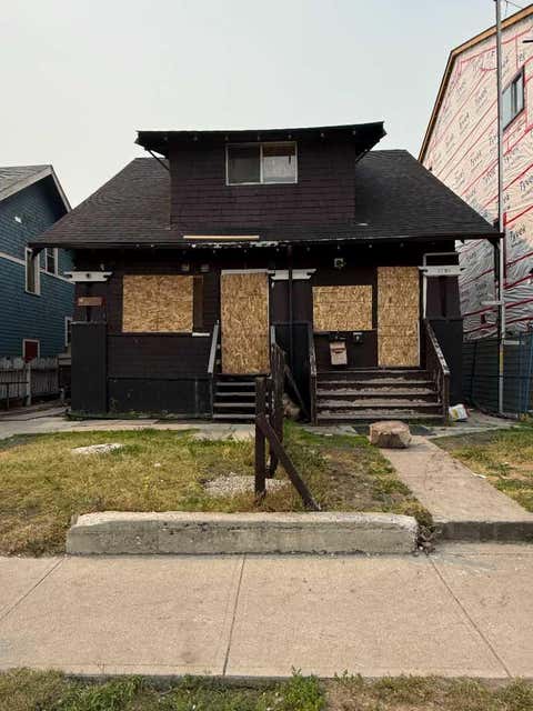 Photo of 1703 12 Avenue SW, Calgary, AB T3C 0R5 (MLS # A2331729)