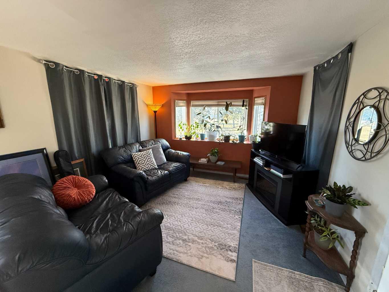 145 East River Road 50