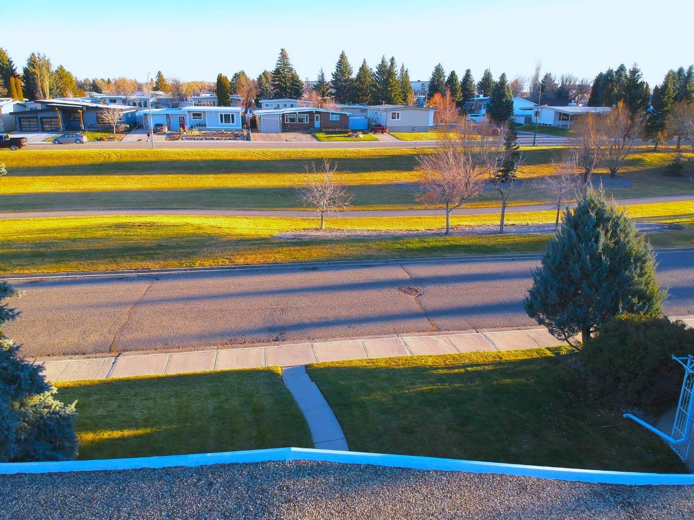 2905 Lakeview Drive S