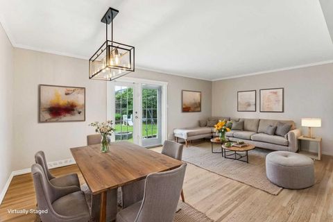 439 Hendon Drive NW Calgary AB T2K 2A1