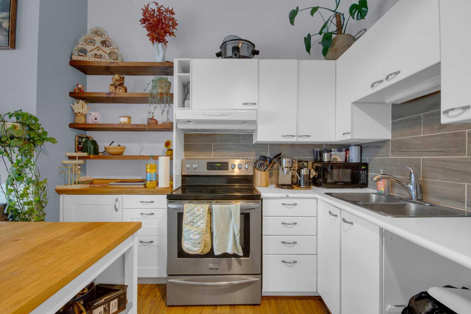 414 Squirrel Street 310