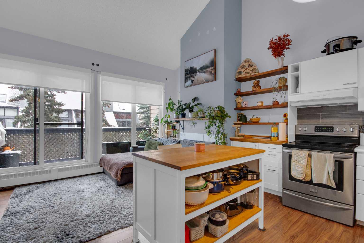 414 Squirrel Street 310