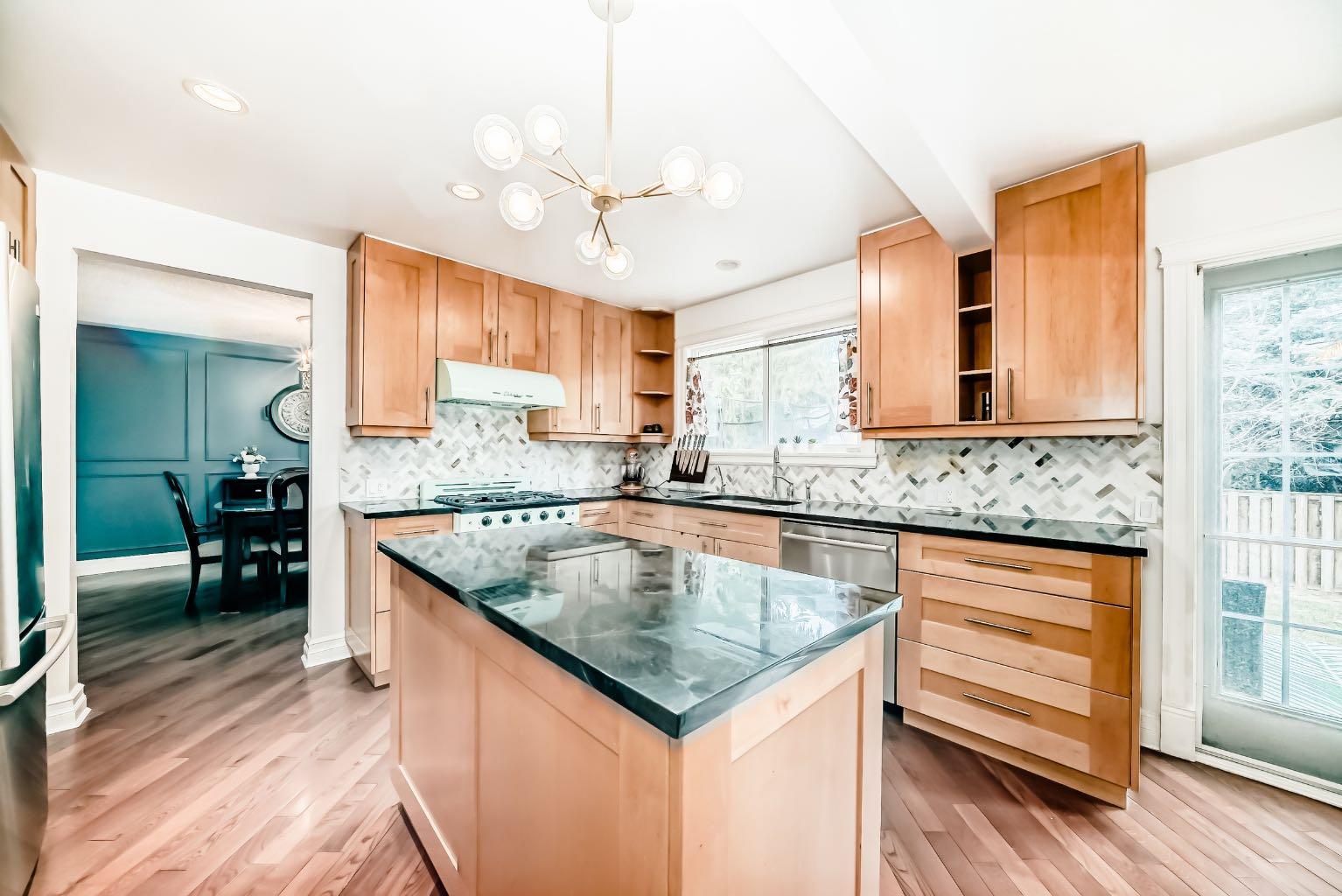 232 Valhalla Crescent NW