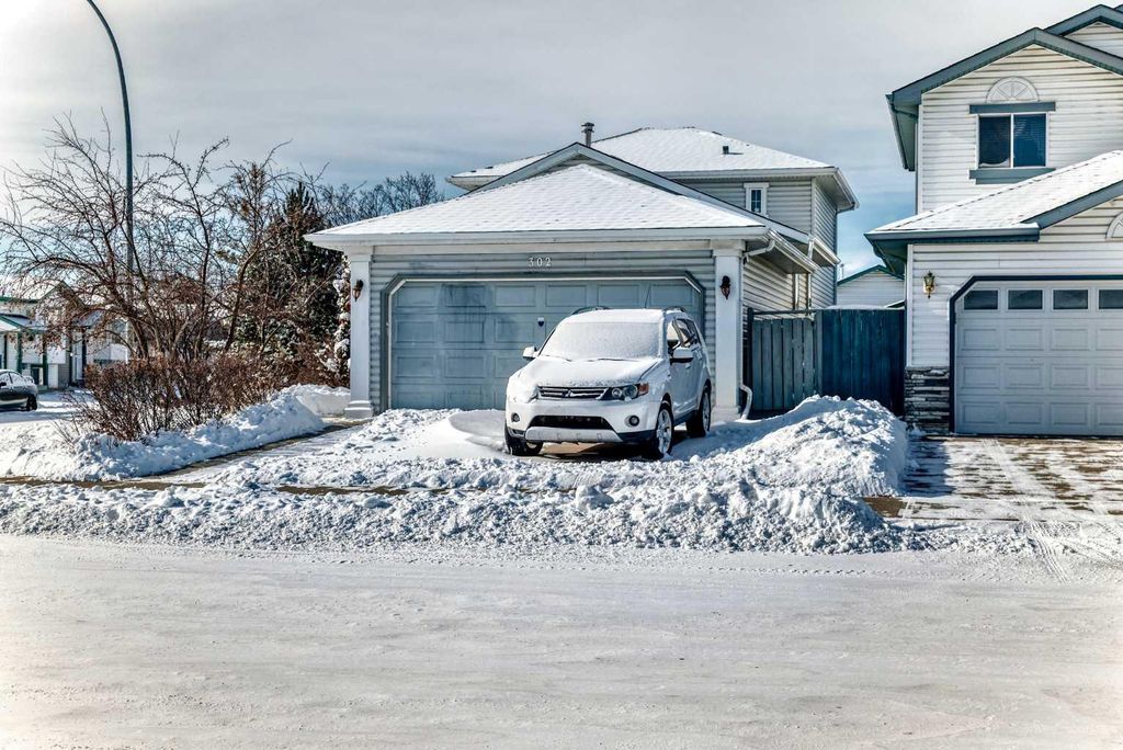 Photo of 302 Applewood Drive SE, Calgary, AB T2A 7V4 (MLS # A2287724)
