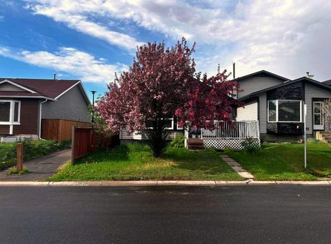 Photo of 127 Whitehaven Road NE, Calgary, AB T1Y 6A6 (MLS # A2295438)