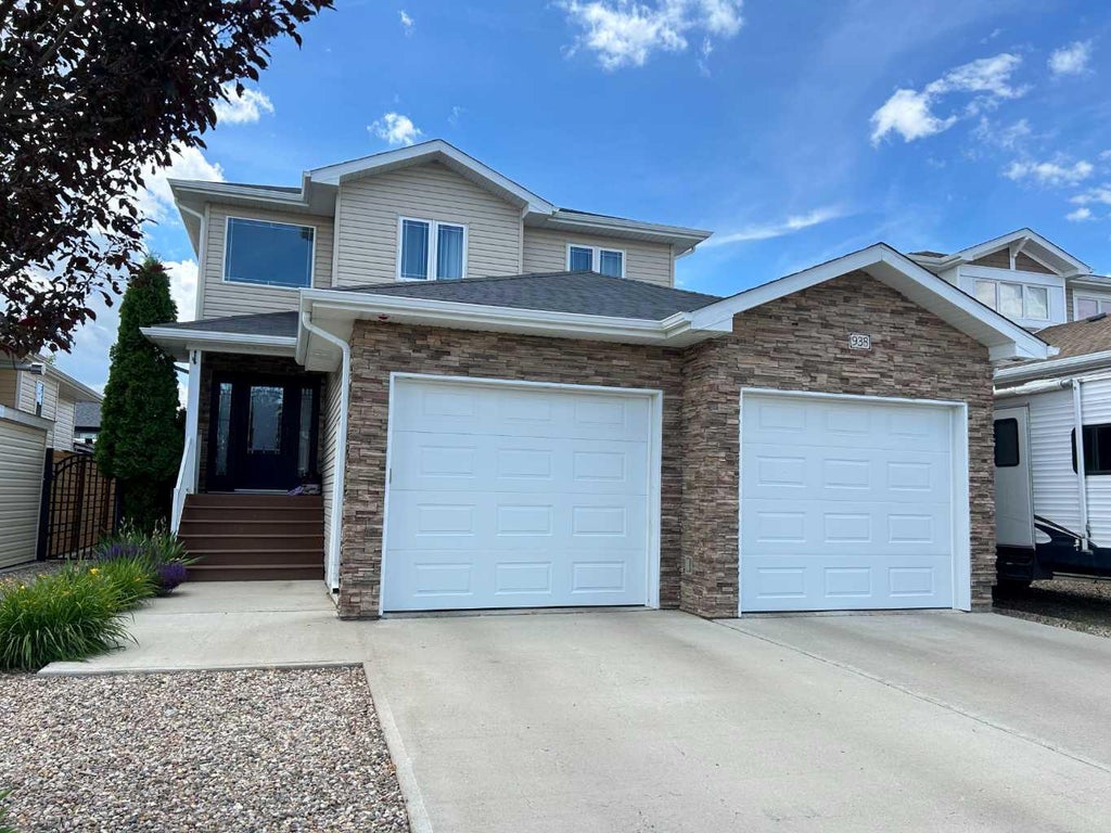 Photo of 938 Manor Place SE, Redcliff, AB T0J 2P0 (MLS # A2324490)