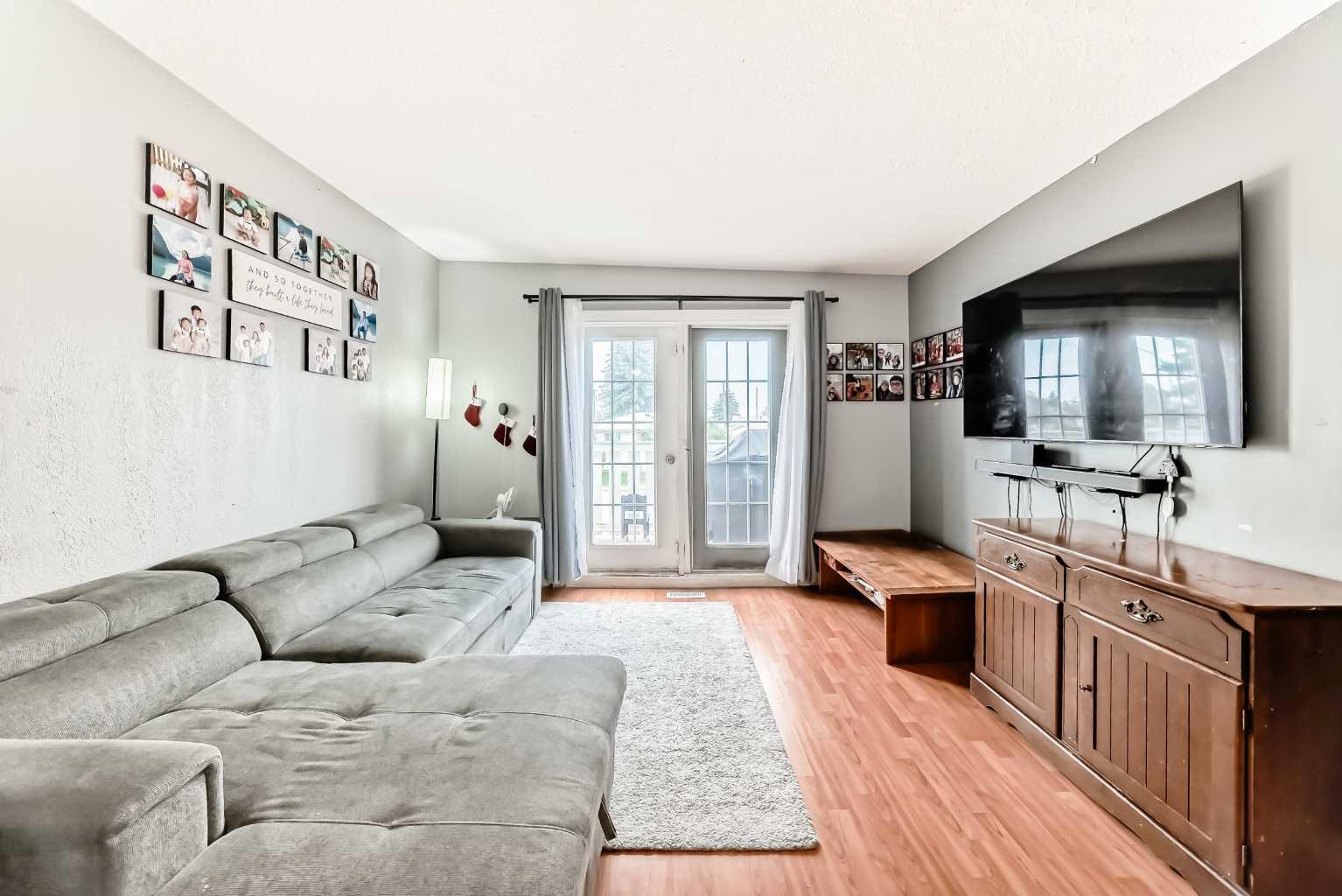 203 Penbrooke Close SE