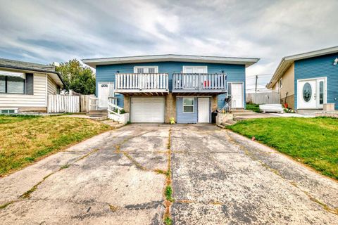 203 Penbrooke Close SE Calgary AB T2A 3N9