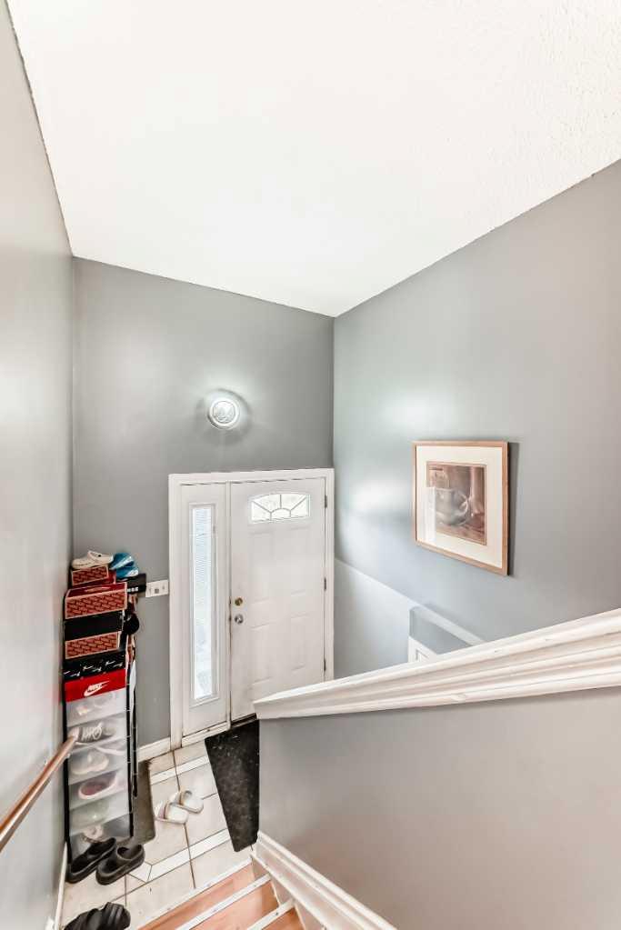 203 Penbrooke Close SE