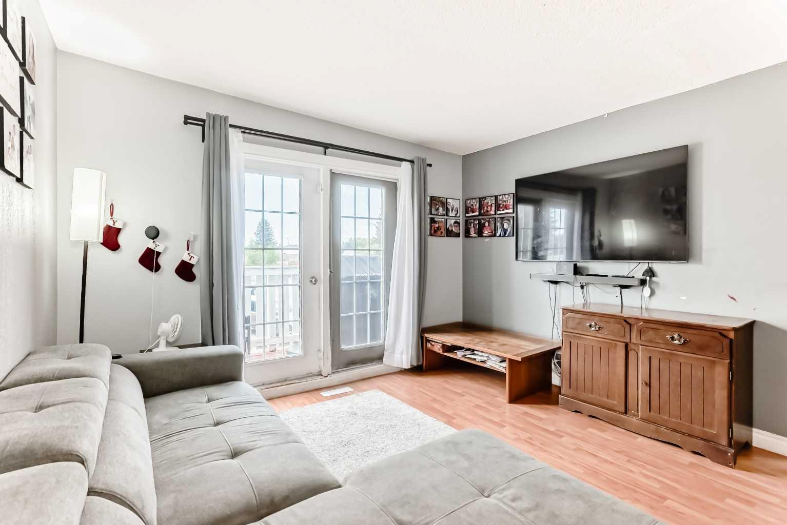 203 Penbrooke Close SE