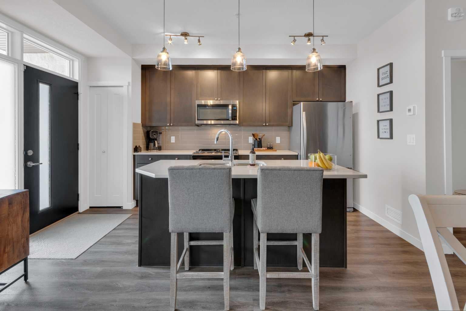 30 Shawnee Common SW 101
