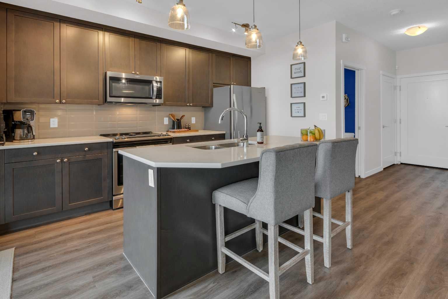 30 Shawnee Common SW 101