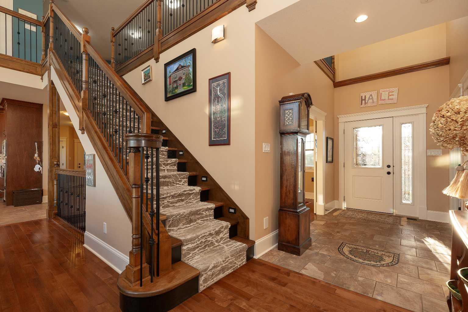 124 Canyoncrest Point W