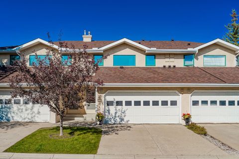 Photo of 200 Sandstone Drive NW #25, Calgary, AB T3K 4N7 (MLS # A2302667)