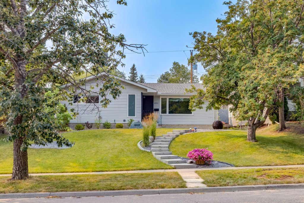 Photo of 6223 Silver Ridge Drive NW, Calgary, AB T3B 3S8 (MLS # A2335727)