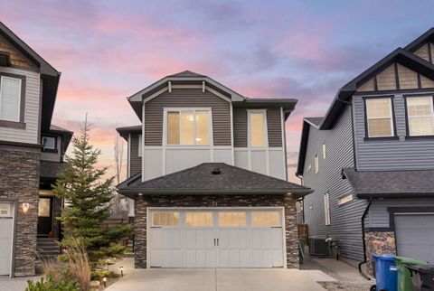 Photo of 51 Sage Bank Court NW, Calgary, AB T3R 0K7 (MLS # A2304291)